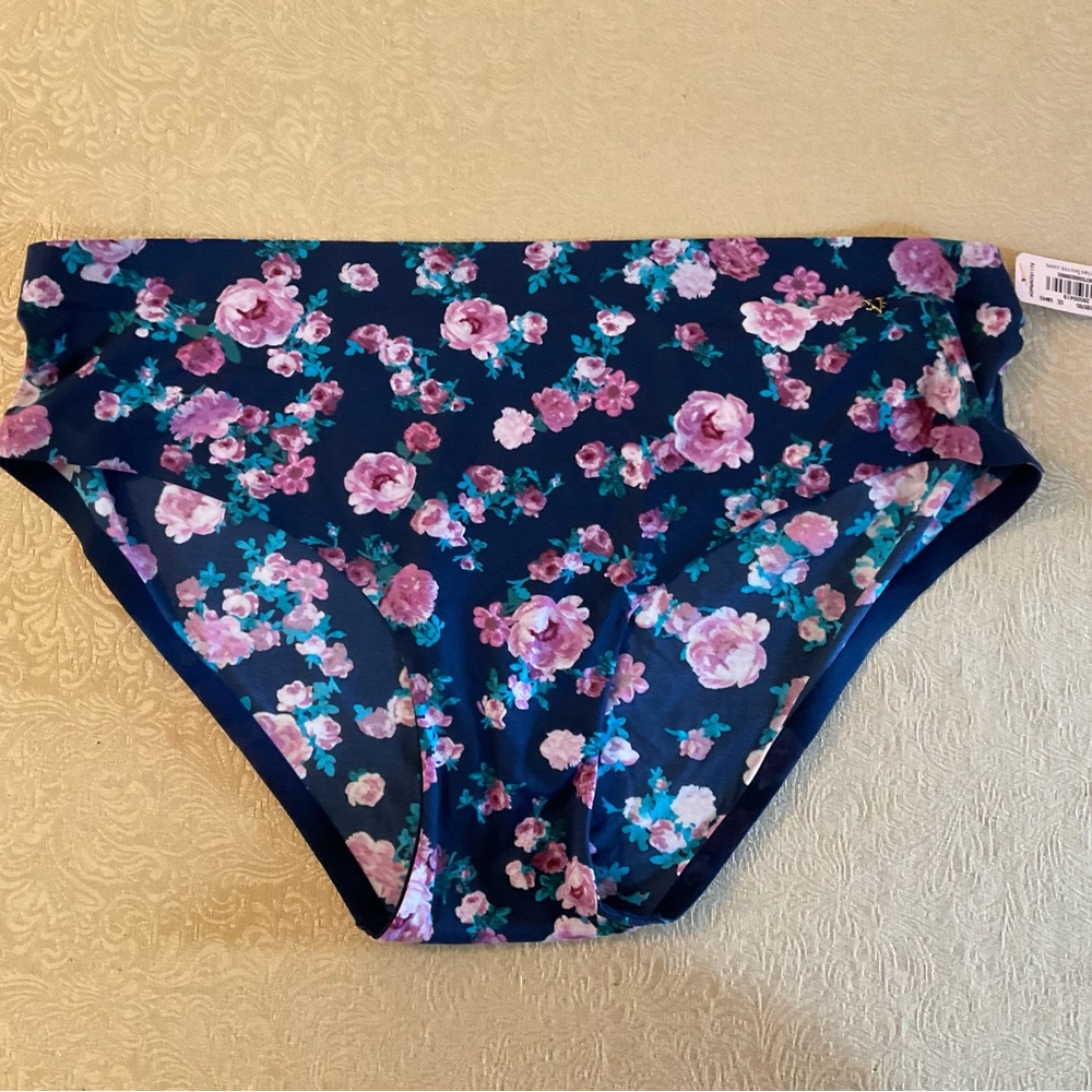 NWOT Victoria’s Secret Hip-hugger Flower Print panty. Size Medium